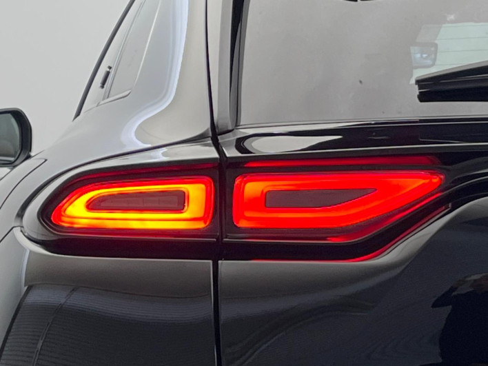 2023 Toyota Crown Sports 6AA-AZSH36W (UW-69ef57e15222a)[19]