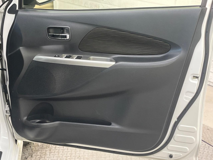 2013 Nissan Days DBA-B21W (UW-69ef57e6b2ddc)[25]