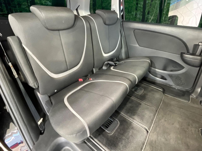 2010 Mazda Biante DBA-CCEFW (UW-69ef57f6da64e)[26]