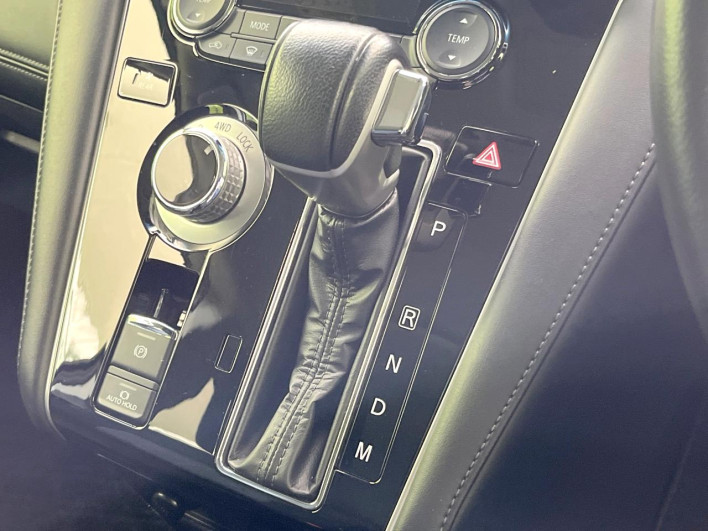 2022 Mitsubishi Delica D:5 3DA-CV1W (UW-69ef57f9331e8)[24]