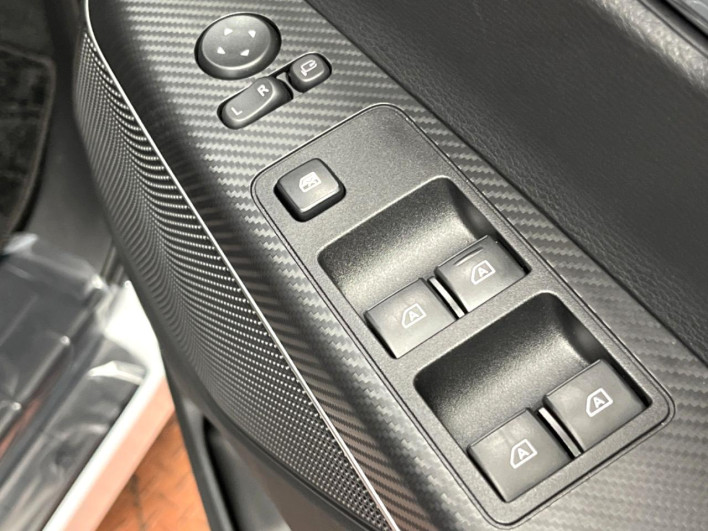 2025 Mitsubishi Delica D:5 3DA-CV1W (UW-69ef57fae315e)[23]