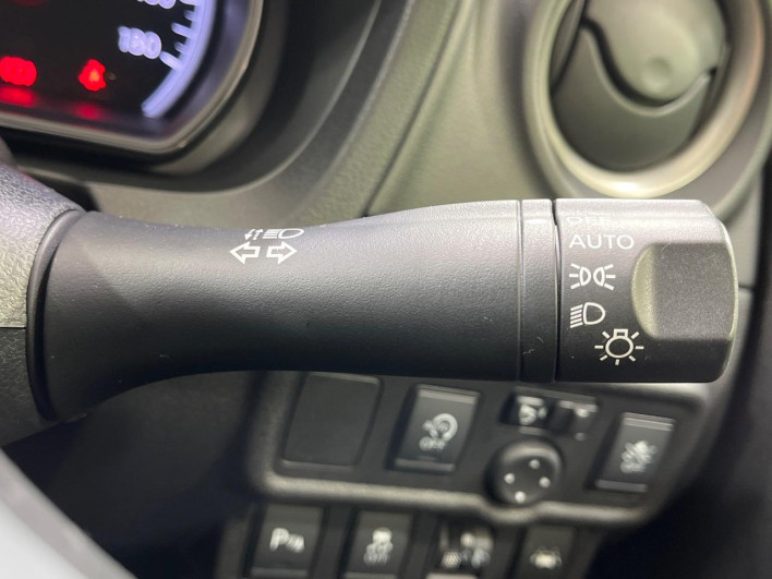 2018 Nissan Note DBA-E12 (UW-69ef5805937f1)[14]