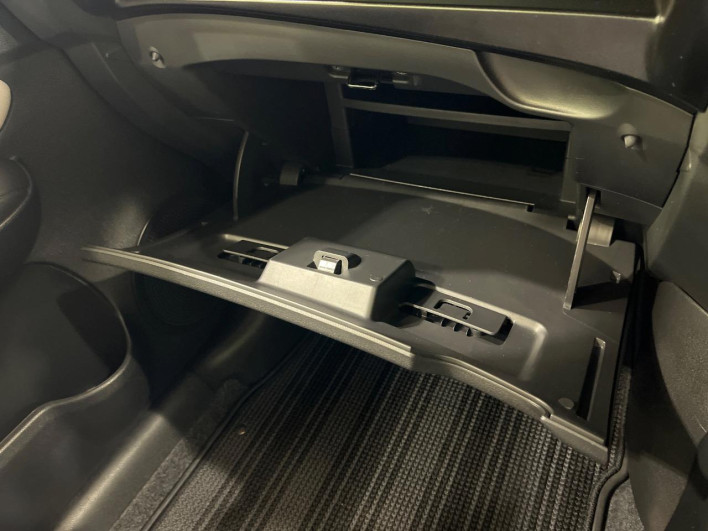 2018 Nissan Note DBA-E12 (UW-69ef5805937f1)[23]