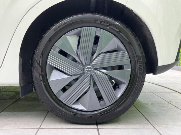 2023 Nissan Note 6AA-E13 (UW-69ef58076e3a6)[23]