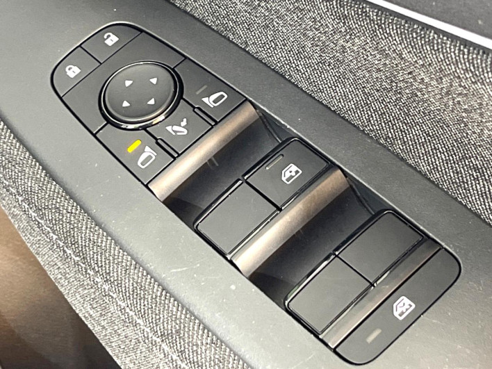 2022 Nissan Aura 6AA-FE13 (UW-69ef580c0416c)[27]