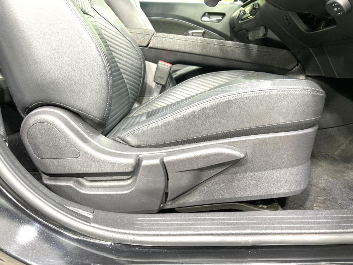 2022 Nissan Aura 6AA-FE13 (UW-69ef580c6e9be)[19]