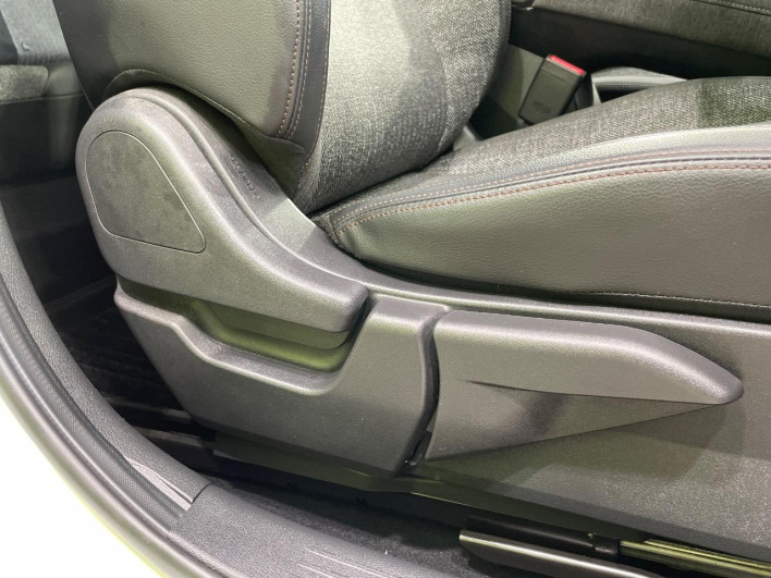 2022 Nissan Aura 6AA-FE13 (UW-69ef580cd56cb)[14]