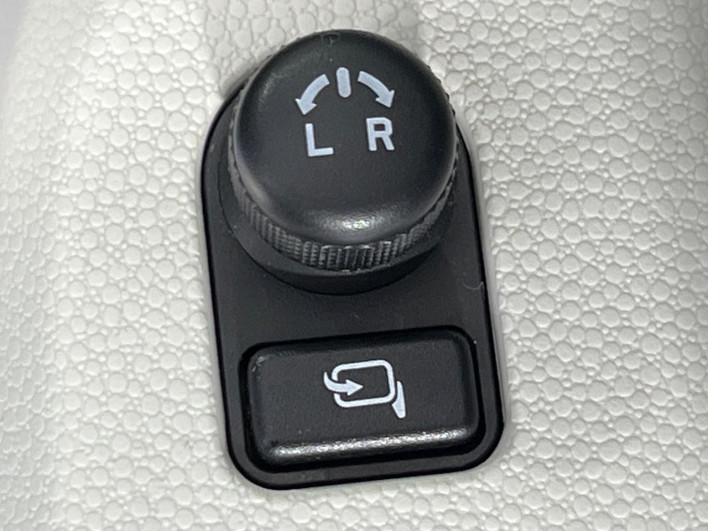 2016 Suzuki Ignis DAA-FF21S (UW-69ef580f07966)[10]