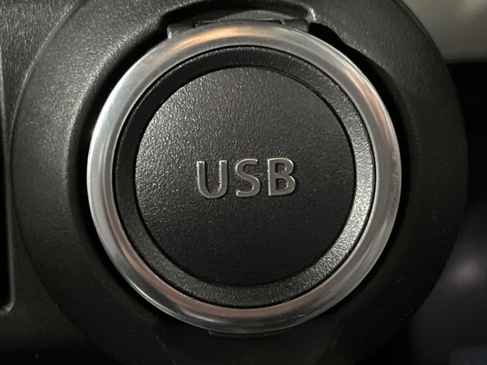 2016 Suzuki Ignis DAA-FF21S (UW-69ef580f07966)[23]