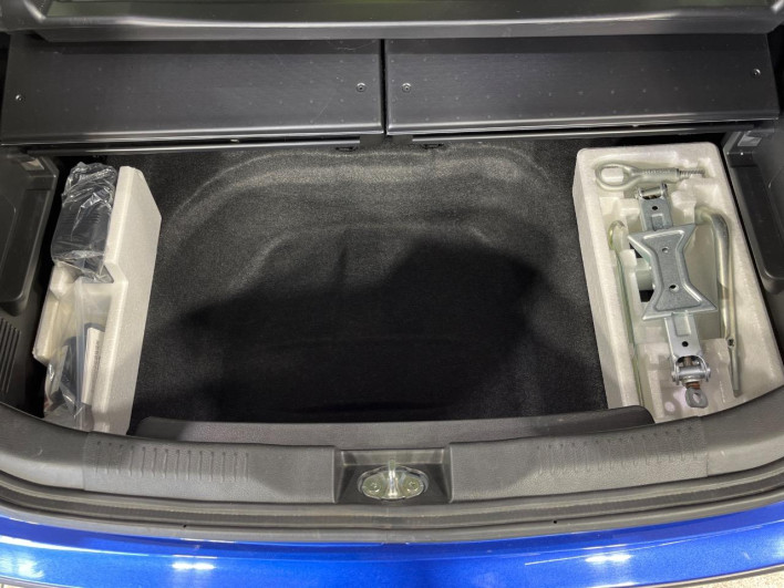 2016 Suzuki Ignis DAA-FF21S (UW-69ef580f07966)[8]