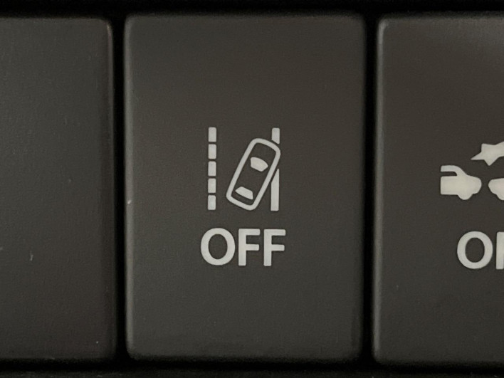 2016 Suzuki Ignis DAA-FF21S (UW-69ef580f07966)[25]