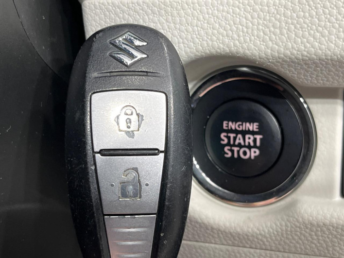 2016 Suzuki Ignis DAA-FF21S (UW-69ef580f07966)[13]