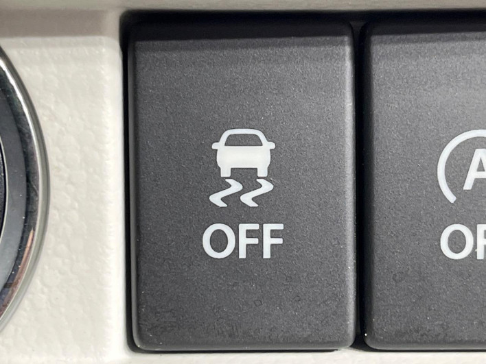 2016 Suzuki Ignis DAA-FF21S (UW-69ef580f07966)[15]