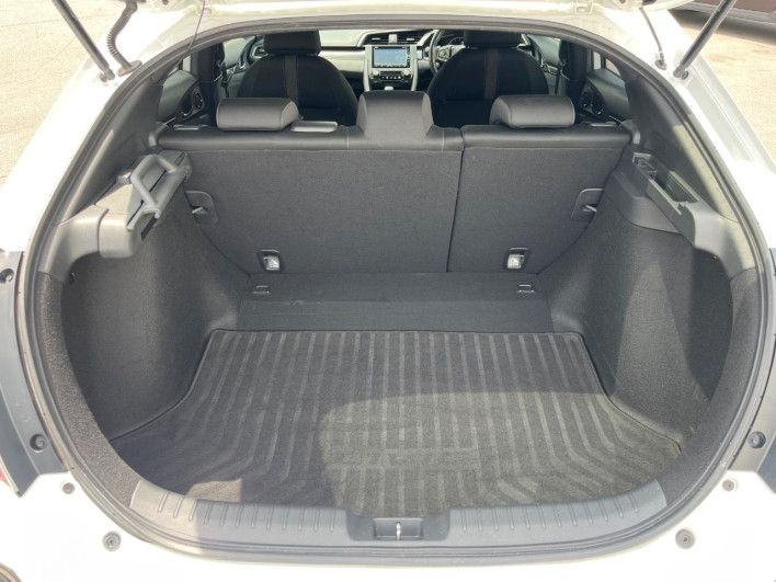 2017 Honda Civic DBA-FK7 (UW-69ef580fd2804)[15]