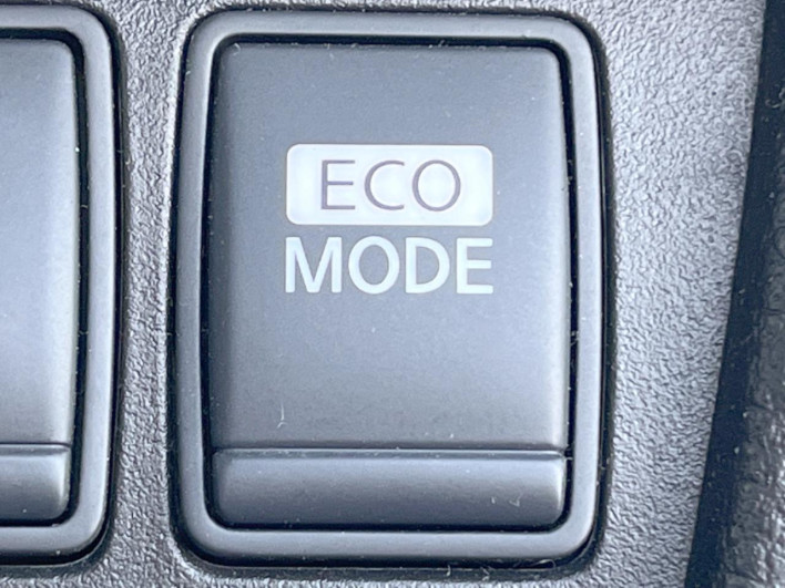 2013 Nissan Serena DBA-FNC26 (UW-69ef581148825)[22]