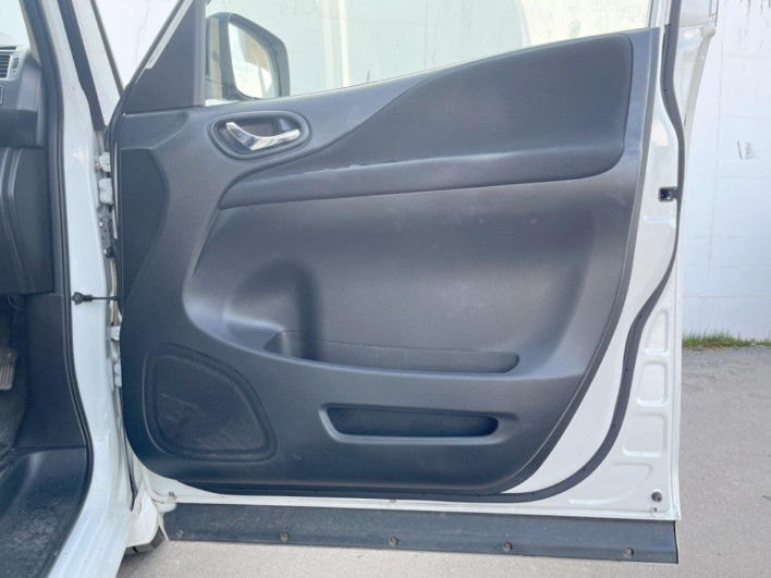 2013 Nissan Serena DBA-FNC26 (UW-69ef581148825)[19]