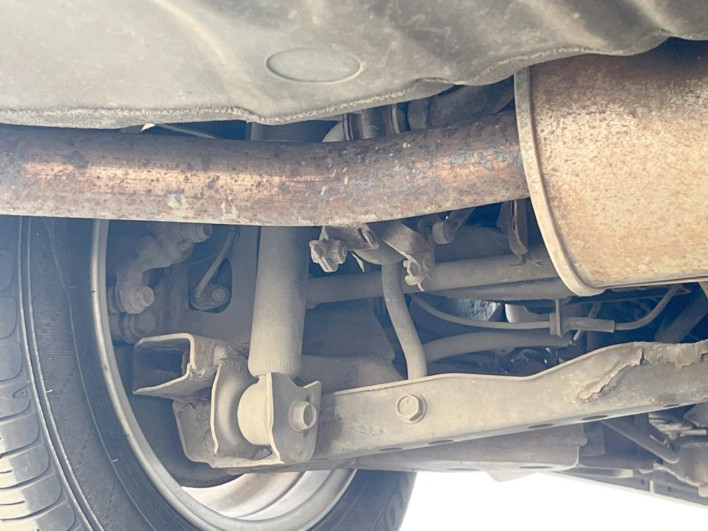 2013 Nissan Serena DBA-FNC26 (UW-69ef581148825)[12]