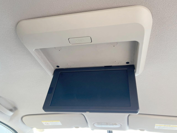 2013 Nissan Serena DBA-FNC26 (UW-69ef581148825)[28]