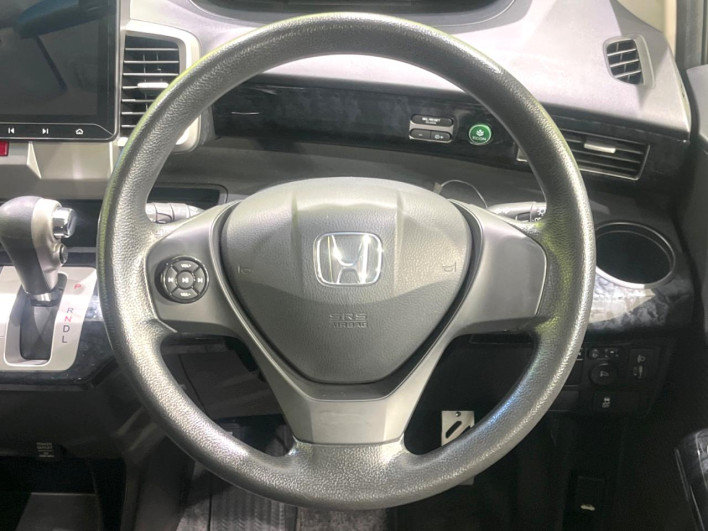 2012 Honda Freed DBA-GB3 (UW-69ef5811d0d07)[25]