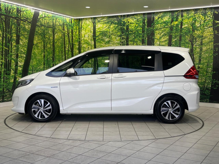 2019 Honda Freed hybrid DAA-GB7 (UW-69ef58133f8a3)[11]