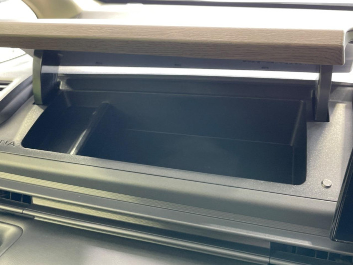 2023 Nissan Serena 6AA-GFC28 (UW-69ef5819a517b)[25]