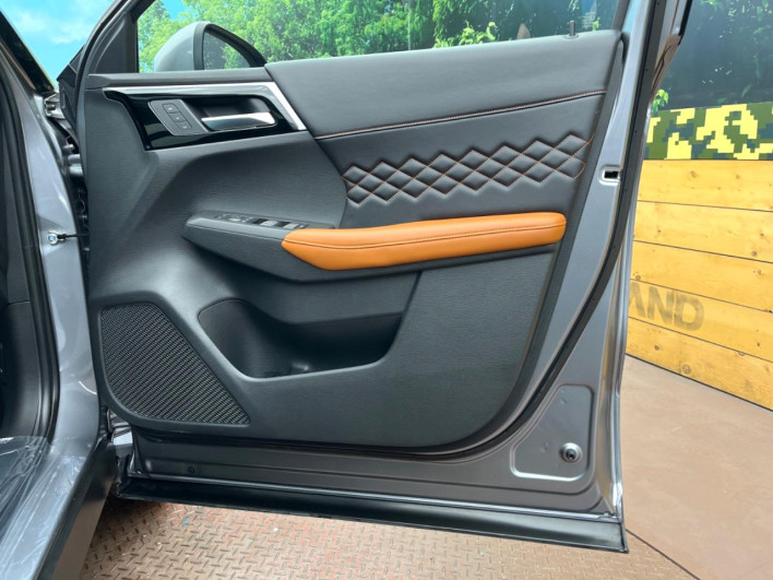 2022 Mitsubishi OUTLANDER PHEV 5LA-GN0W (UW-69ef581e99448)[27]