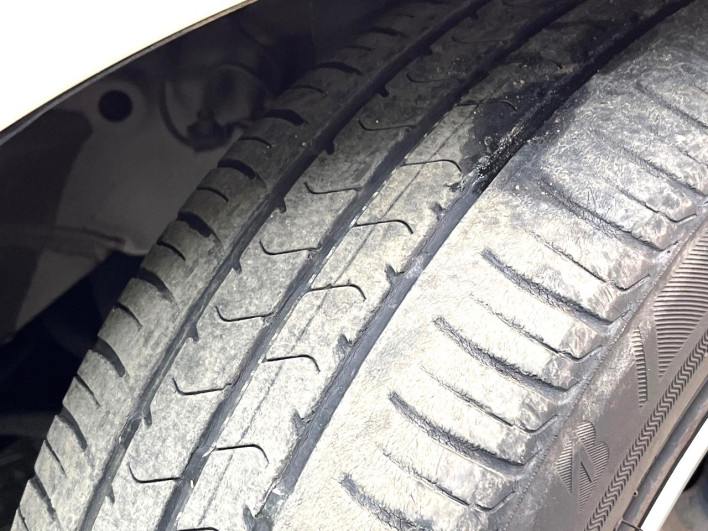 2013 Honda Fit Hybrid DAA-GP5 (UW-69ef581f238ff)[24]