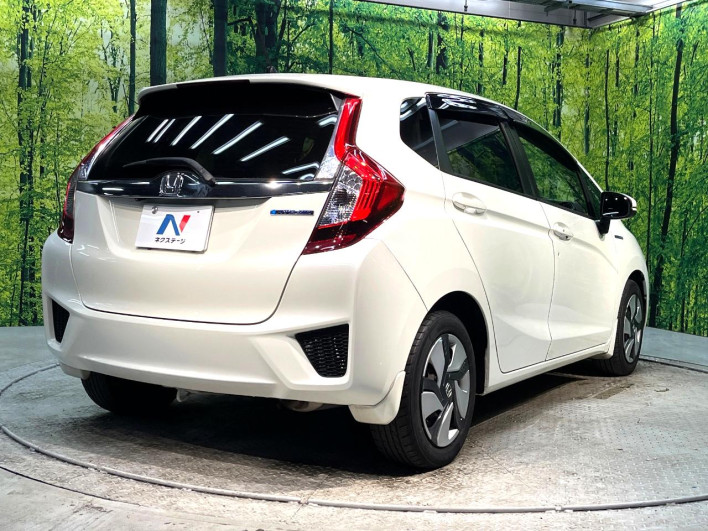 2013 Honda Fit Hybrid DAA-GP5 (UW-69ef581f238ff)[20]