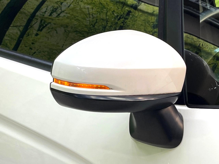 2013 Honda Fit Hybrid DAA-GP5 (UW-69ef581f238ff)[28]