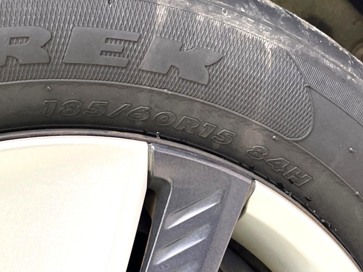 2013 Honda Fit Hybrid DAA-GP5 (UW-69ef581f238ff)[27]