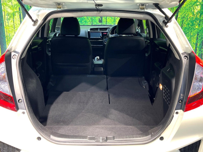 2013 Honda Fit Hybrid DAA-GP5 (UW-69ef581f238ff)[18]