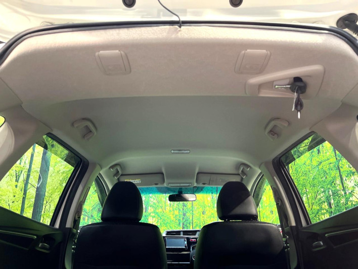 2013 Honda Fit Hybrid DAA-GP5 (UW-69ef581f238ff)[19]