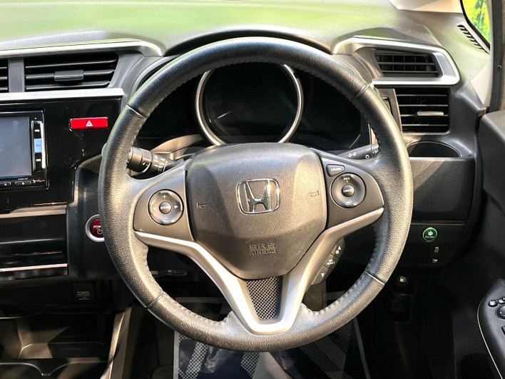 2013 Honda Fit Hybrid DAA-GP5 (UW-69ef581f238ff)[16]