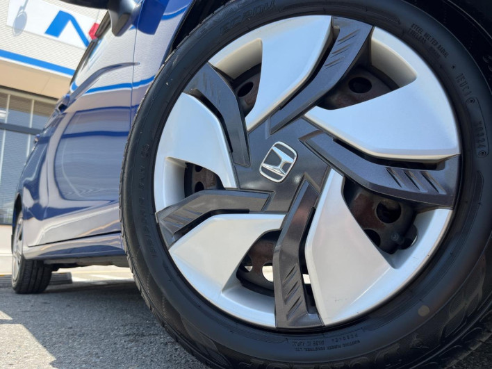 2014 Honda Fit Hybrid DAA-GP5 (UW-69ef581f8f147)[16]