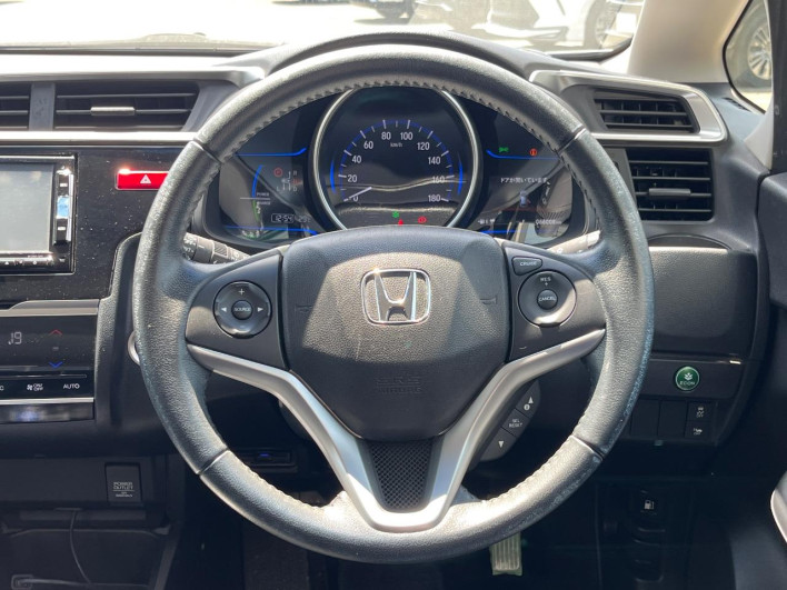 2014 Honda Fit Hybrid DAA-GP5 (UW-69ef581f8f147)[26]