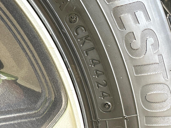 2016 Honda Fit Hybrid DAA-GP5 (UW-69ef581fbb524)[17]