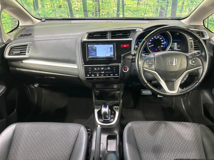 2016 Honda Fit Hybrid DAA-GP5 (UW-69ef581fbb524)[28]