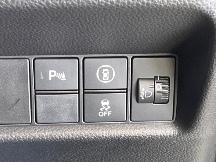 2020 Honda Fit 6AA-GR3 (UW-69ef58220f07c)[25]