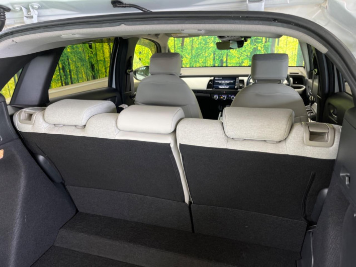 2020 Honda Fit 6AA-GR3 (UW-69ef58220f07c)[12]