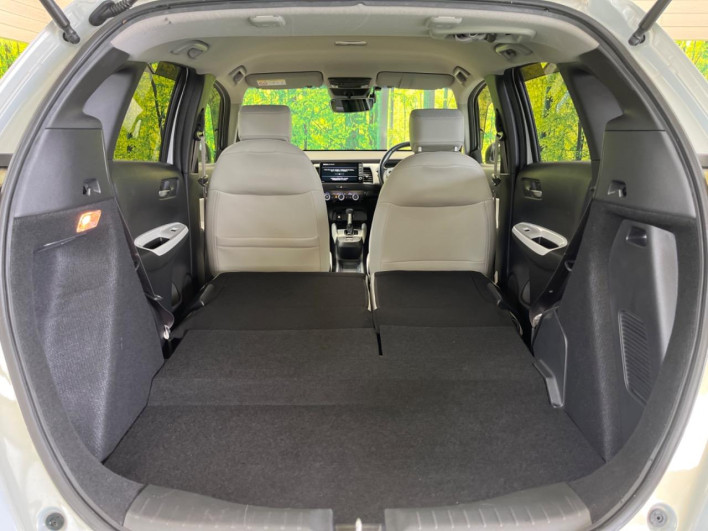 2020 Honda Fit 6AA-GR3 (UW-69ef58220f07c)[14]