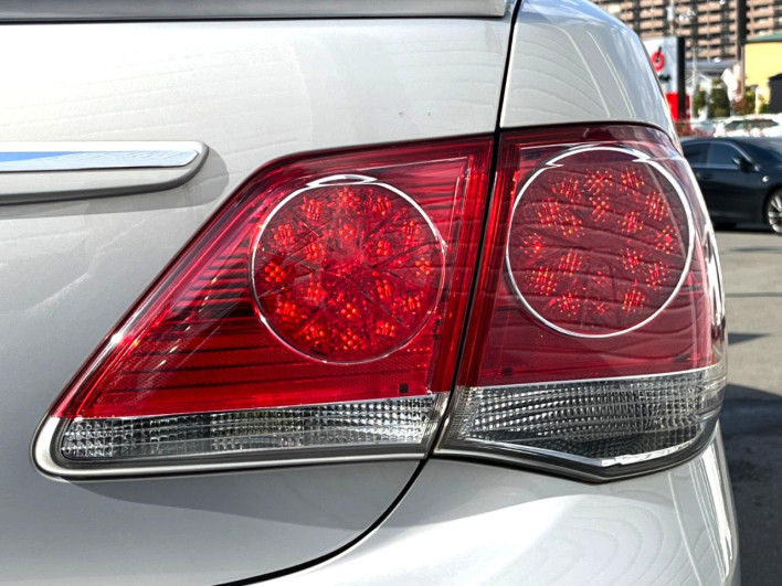 2010 Toyota Crown DBA-GRS200 (UW-69ef58243e14b)[20]