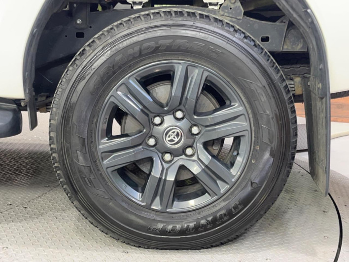 2022 Toyota Hilux 3DF-GUN125 (UW-69ef582a1c596)[13]