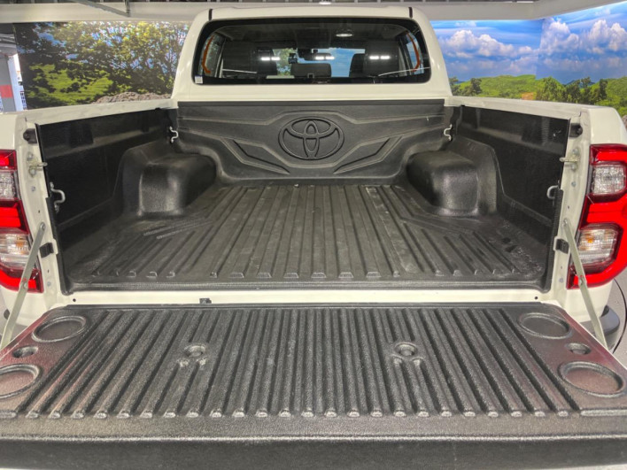 2022 Toyota Hilux 3DF-GUN125 (UW-69ef582a1c596)[29]