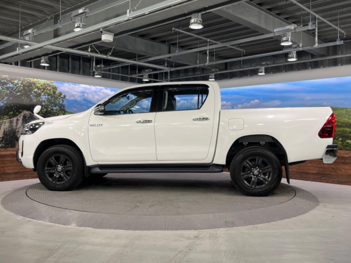 2022 Toyota Hilux 3DF-GUN125 (UW-69ef582a1c596)[23]
