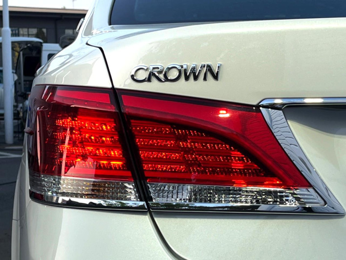 2017 Toyota Crown Majesta DAA-GWS214 (UW-69ef582b86a03)[20]