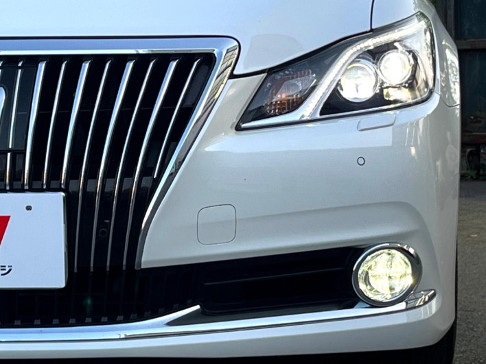 2017 Toyota Crown Majesta DAA-GWS214 (UW-69ef582b86a03)[12]