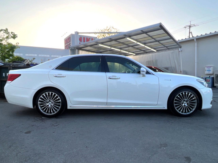 2017 Toyota Crown Majesta DAA-GWS214 (UW-69ef582b86a03)[27]