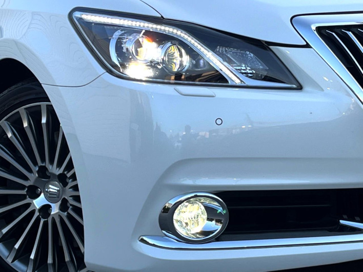 2017 Toyota Crown Majesta DAA-GWS214 (UW-69ef582b86a03)[8]