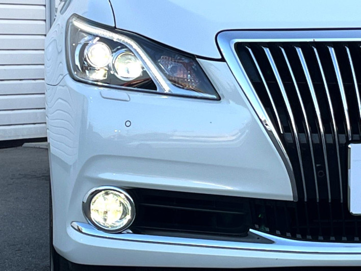 2017 Toyota Crown Majesta DAA-GWS214 (UW-69ef582b86a03)[11]