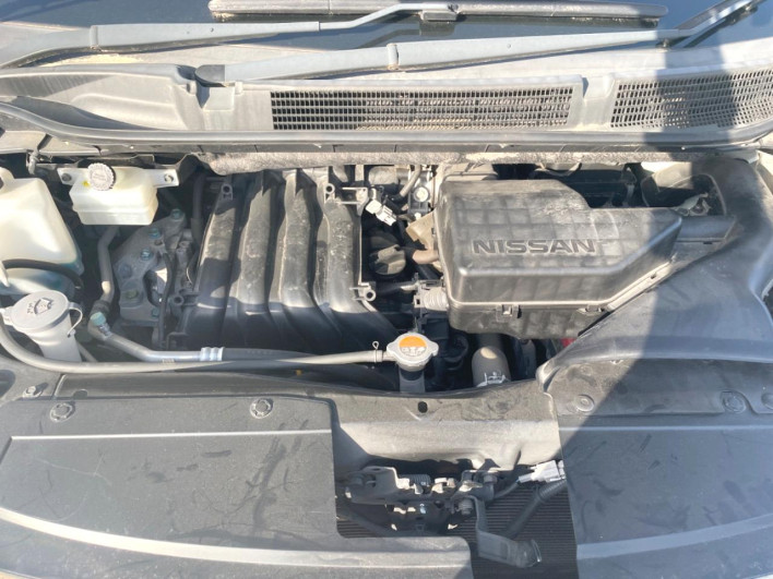 2014 Nissan Serena DAA-HC26 (UW-69ef582e6e4cf)[11]